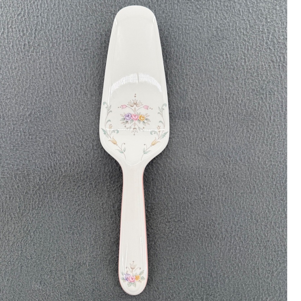 Christopher Stuart Cake Server Spring Crest Cottagecore Tea Party Victorian